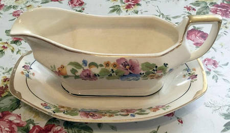 HLC3095 Gravy Boat & Underplate