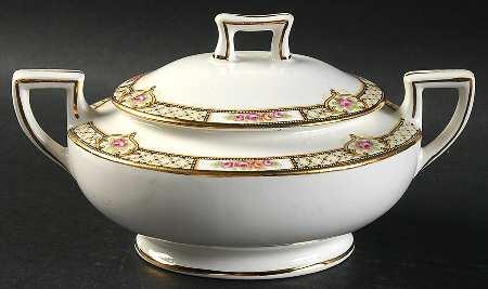 Rose and Lattice (Kwaker) Sugar Bowl & Lid