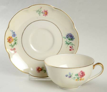 H1707 Flat Cup & Saucer Set