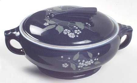 Blue Garden 1.5 Qt Round Covered Casserole