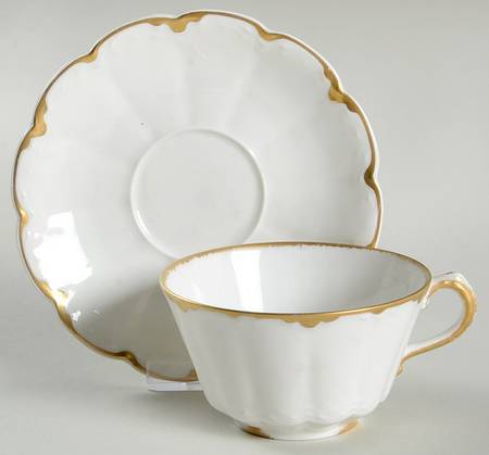 H1768 Flat Cup & Saucer Set