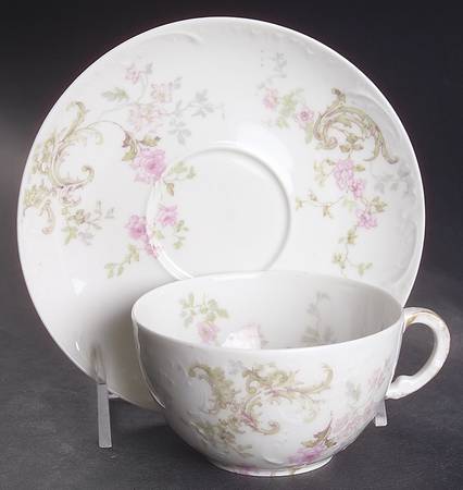 Schleiger 144-4 Flat Cup & Saucer Set