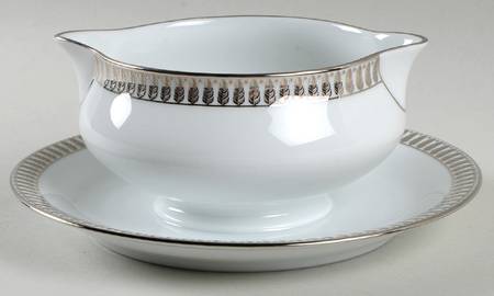 Plumes Platinum Gravy Boat with Attached Underplate