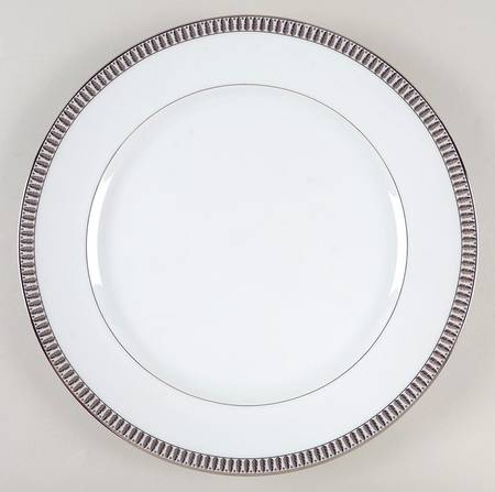 Plumes Platinum 12" Chop Plate (Round Platter)