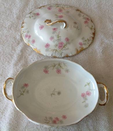 Schleiger 164-2 Oval Covered Vegetable