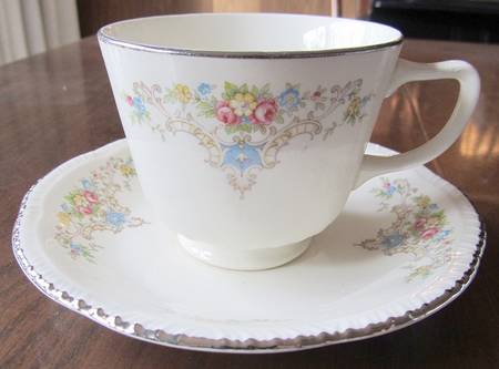 HLC2243 Footed Cup & Saucer Set