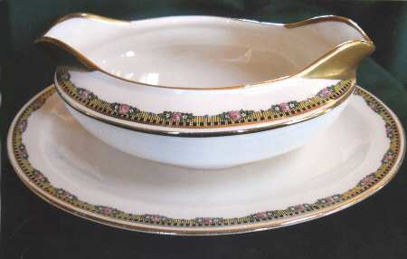 K4115M Gravy Boat with Attached Underplate