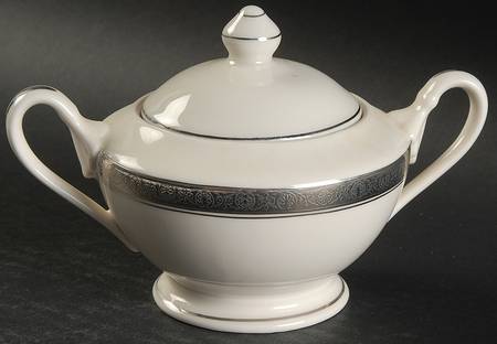 Royal Baroness (Platinum Trim) Sugar Bowl & Lid