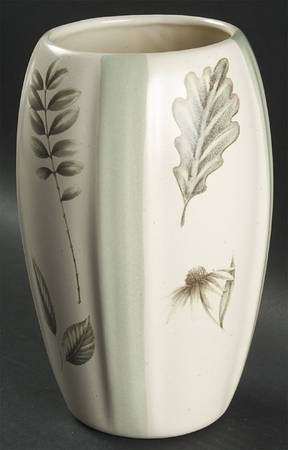 Naturewood 8" Fluted Vase