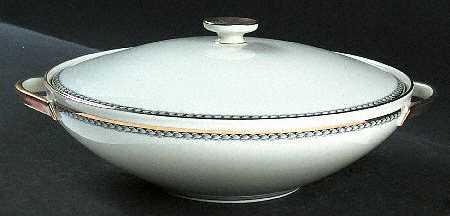 16352 Round Covered Vegetable