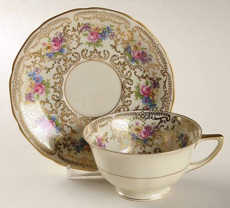 9501 Footed Cup & Saucer Set