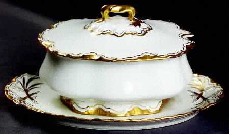H2660 Gravy Boat w/Attached Underplate & Lid