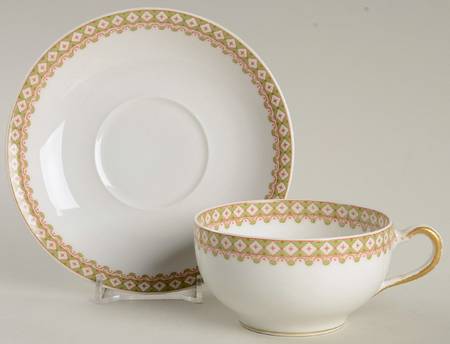 St. Albans Flat Cup & Saucer Set