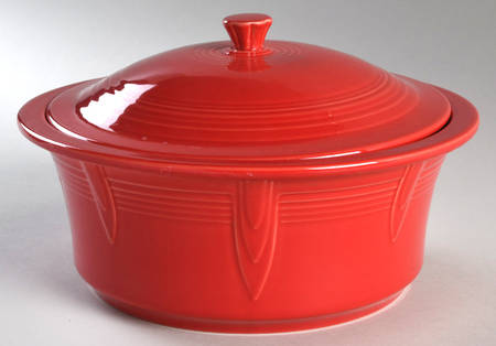 Fiesta Scarlet (Intro 2004) 2.5 Qt Round Covered Casserole
