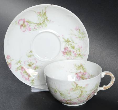 H2925 Flat Cup & Saucer Set
