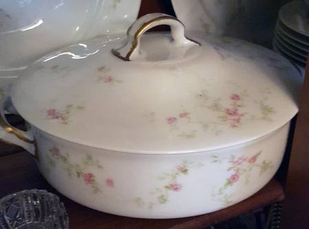 H2954 Round Covered Vegetable
