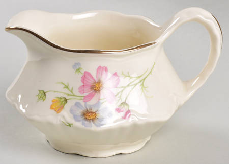 R9724 Creamer