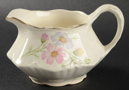 R9724 Creamer