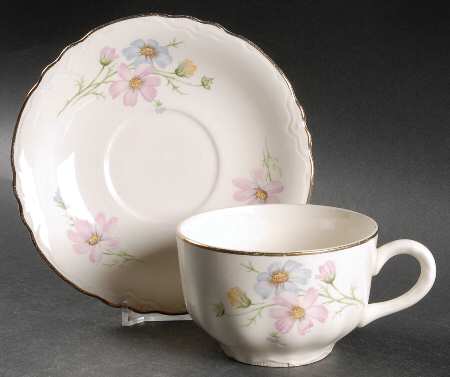 R9724 Flat Cup & Saucer Set