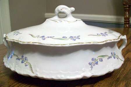HLC3541 Oval Covered Vegetable