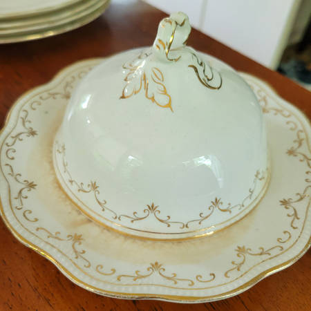 HLC2524 Round Covered Butter