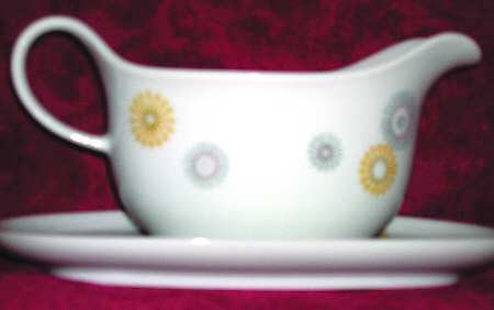 Spindrift Gravy Boat with Attached Underplate