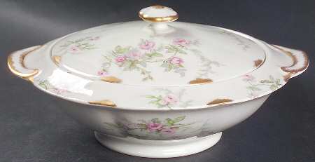 Sylvia White (Isle de France) Round Covered Vegetable