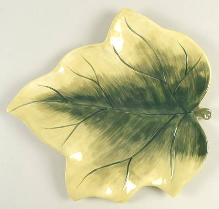 Sandringham 13" Leaf Shaped Platter