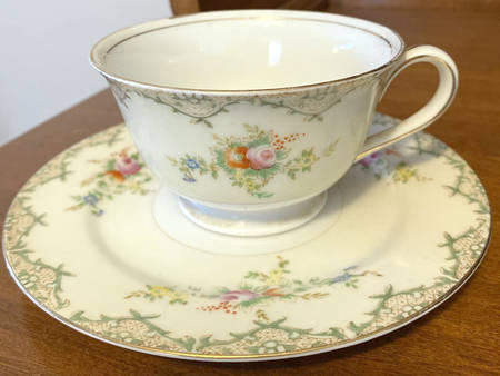 HIR71 Footed Cup & Saucer Set