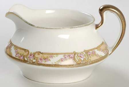 HLC3852 Creamer