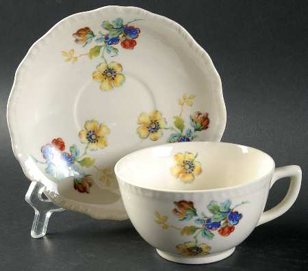 HLC2639 Footed Cup & Saucer Set