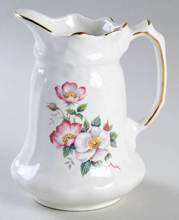 HWE1 24 Oz Pitcher