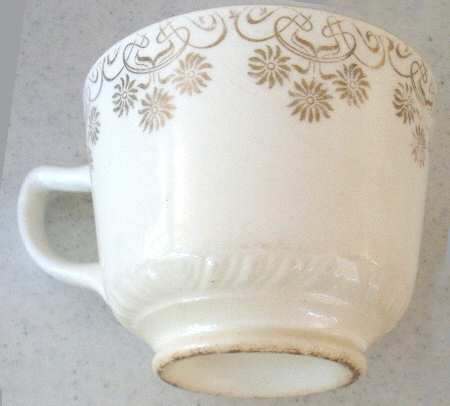 HLC3919 Footed Cup