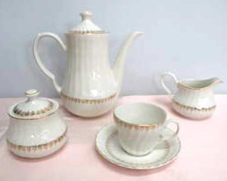 HAY25 Coffee Pot & Lid by H Aynsley & Co