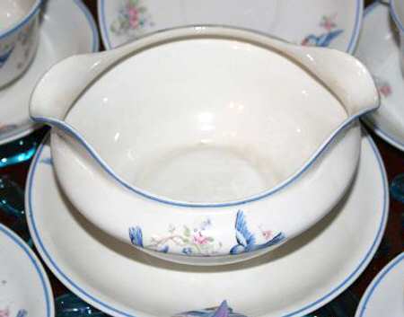 HPW23 Gravy Boat with Attached Underplate