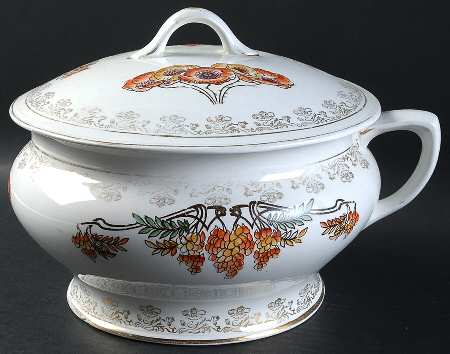 2290 Chamber Pot & Lid