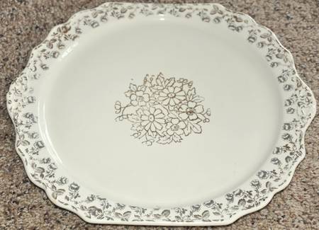 HLC2698 Handled Cake Plate
