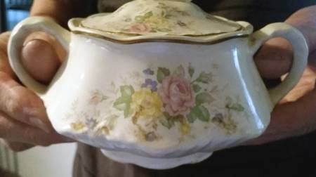 HLC4052 Sugar Bowl & Lid