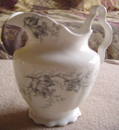 HLC2468B by Homer Laughlin 