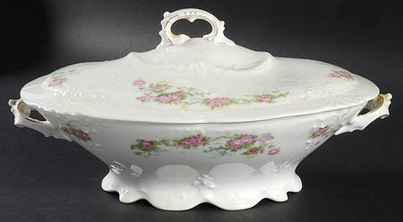 1796 Oval Covered Vegetable
