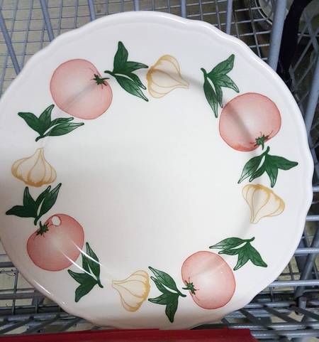 HLC2502 Scalloped by Homer Laughlin 