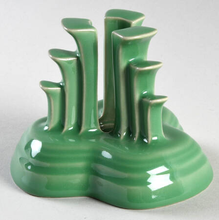 Fiesta Meadow (Intro 2019) Tripod Candleholder