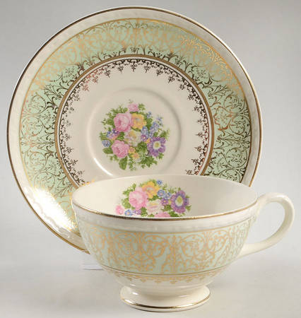 G3313 Footed Cup & Saucer Set