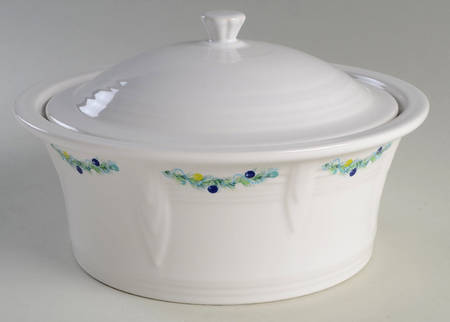 Fiesta Blue Christmas Tree 2.5 Qt Round Covered Casserole
