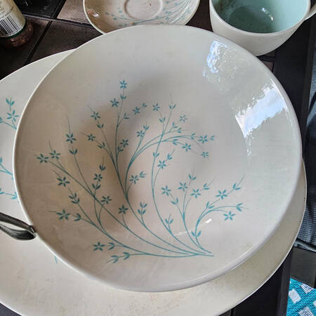 HLC4299 8" Round Vegetable Bowl