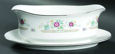 Stratford Gravy Boat with Attached Underplate