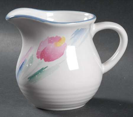 Light Wind Creamer by International