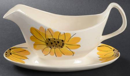 Sunflower Gravy Boat with Attached Underplate