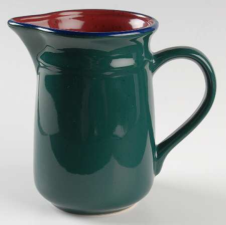 Universe 28 Oz Pitcher