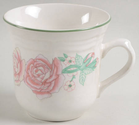 Rosemarie Footed Cup